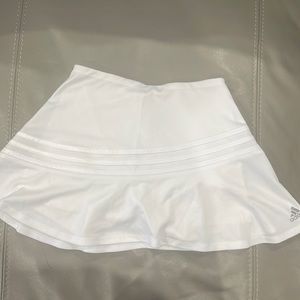 Selling a Adidas white tennis skirt! Very good conditions!!!